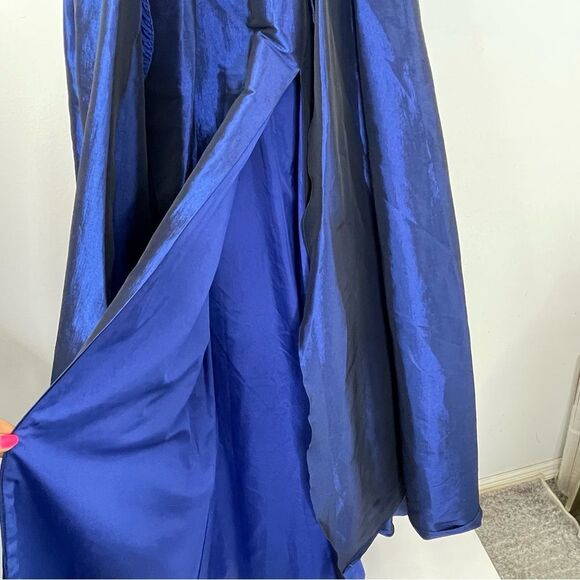 Mac Duggal 12225 Sapphire Front Slit Square Neck Ballgown With Train, Size 6 - Picture 7 of 13